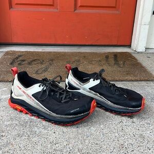 ALTRA Olympus 4 Men’s size 9.5